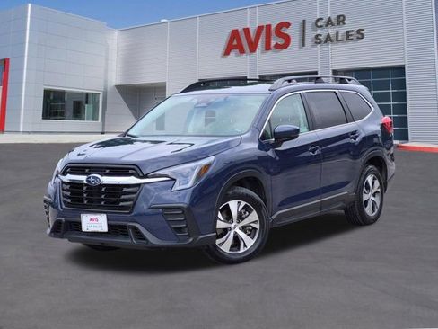 Used 2025 Subaru Ascent Premium AWD/4WD image 1