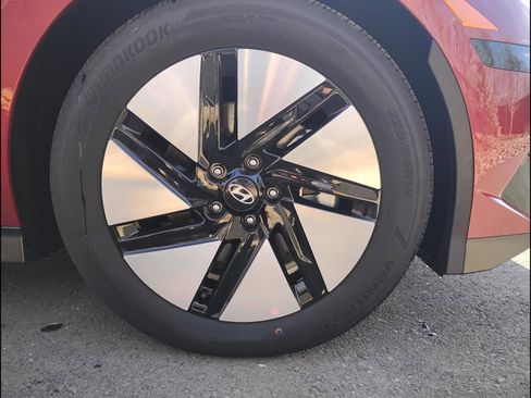 New 2025 Hyundai Ioniq 6 SE RWD image 9