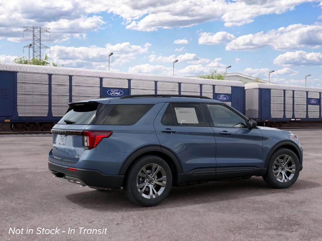 Used 2027 Ford Explorer Active w/ Active Comfort Package AWD/4WD image 9