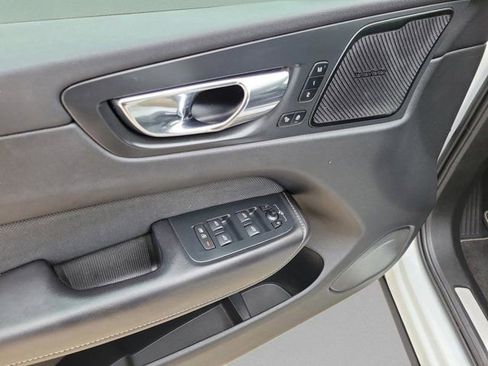 Used 2020 Volvo XC60 T5 R-Design image 26