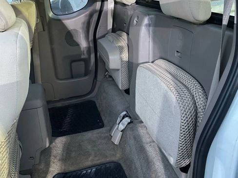 Used 2014 Nissan Frontier SV image 22