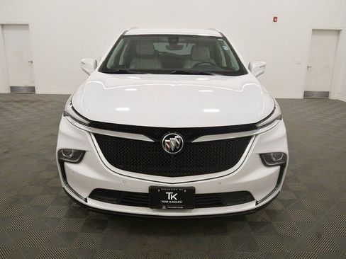 Used 2024 Buick Enclave Essence image 11
