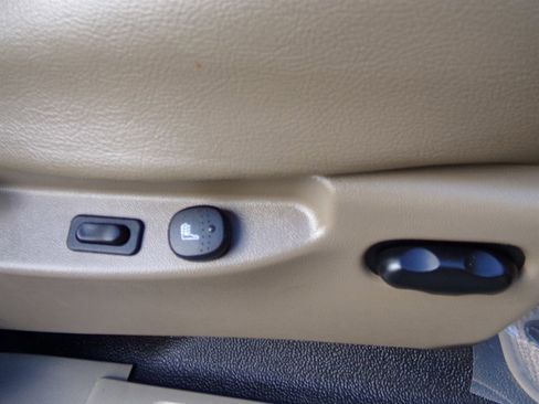 Used 2004 Ford Explorer Sport Trac XLT image 36