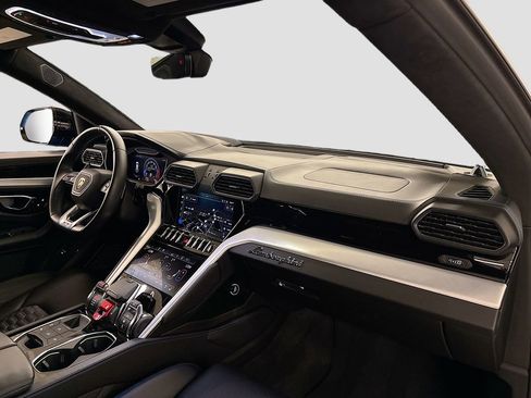 Used 2021 Lamborghini Urus image 13