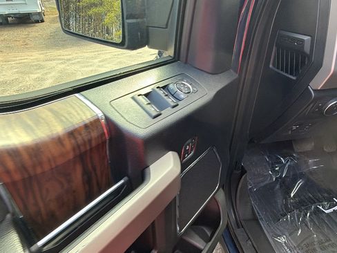 Used 2018 Ford F150 Lariat image 15