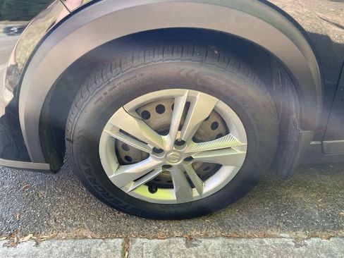 Used 2021 Nissan Kicks S image 9