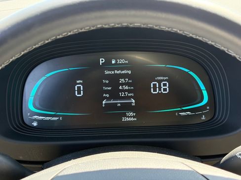 Used 2025 Hyundai Venue SEL FWD image 10