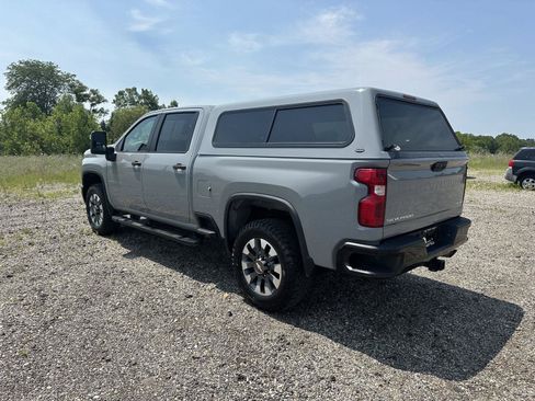 Used 2024 Chevrolet Silverado 2500 Custom w/ Custom Convenience Package AWD/4WD image 4