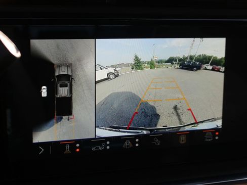 Used 2025 GMC Sierra 2500 Denali Ultimate AWD/4WD image 27