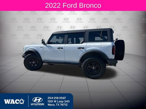 Used 2022 Ford Bronco Wildtrak image 2