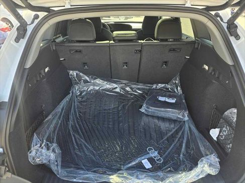 New 2025 Audi Q6 e-tron Premium Plus image 19