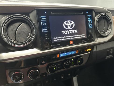 Used 2016 Toyota Tacoma Limited image 25