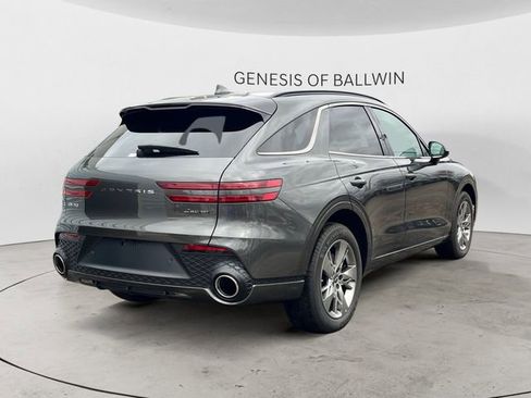 Used 2025 Genesis GV70 3.5T Sport image 9