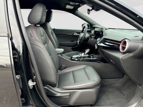 Certified 2024 Chevrolet Trax RS w/ Driver Confidence Package image 27