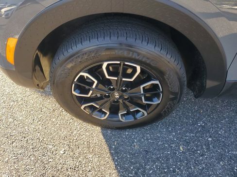 Used 2022 Hyundai Santa Cruz SEL Premium image 5