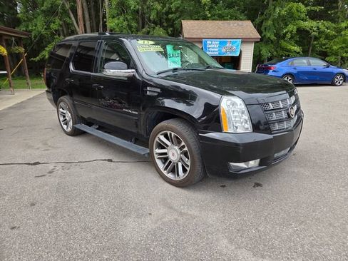 Used 2013 Cadillac Escalade Premium AWD/4WD image 8