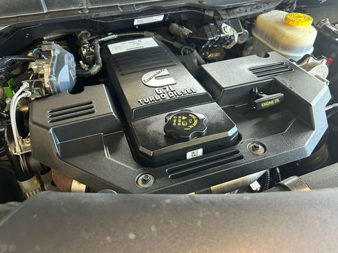 Used 2023 RAM 2500 Limited image 31