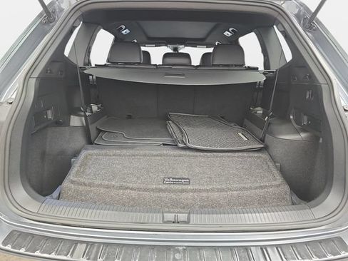 Used 2023 Volkswagen Tiguan SE R-Line FWD image 30