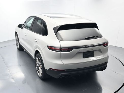 Certified 2023 Porsche Cayenne Platinum Edition AWD/4WD image 38