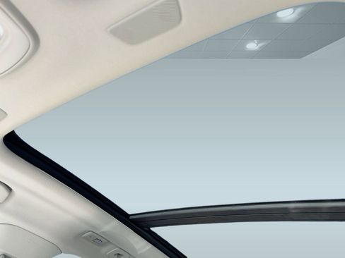 Certified 2023 Volvo XC60 B5 Ultimate w/ Protection Package Premier image 16