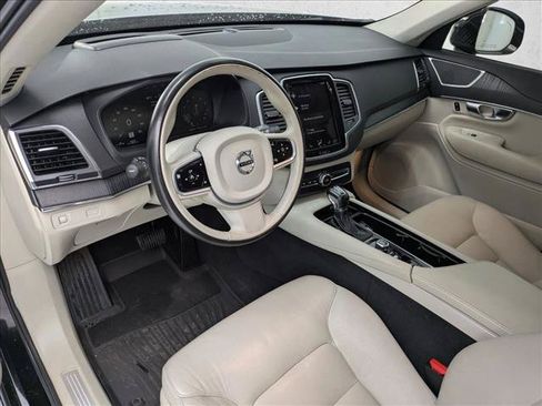 Used 2020 Volvo XC90 T6 Momentum w/ Protection Package Premier AWD/4WD image 10