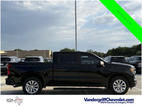 Used 2024 Chevrolet Silverado 1500 Custom RWD image 3