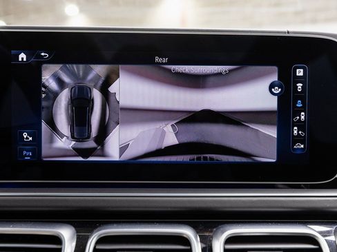 Used 2024 Mercedes-Benz Maybach GLS 600 4MATIC image 18