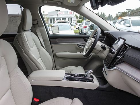 New 2026 Volvo XC90 T8 Ultra w/ Protection Package Premier AWD/4WD image 19
