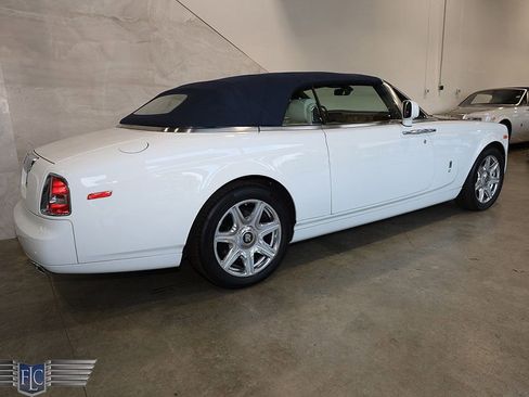 Used 2014 Rolls-Royce Phantom Drophead Coupe image 49