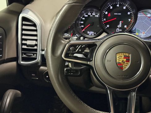 Used 2016 Porsche Cayenne AWD/4WD image 24
