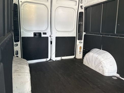 Used 2025 RAM ProMaster 2500 w/ Convenience Group FWD image 30