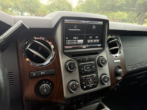 Used 2015 Ford F250 Lariat w/ Lariat Ultimate Package AWD/4WD image 16