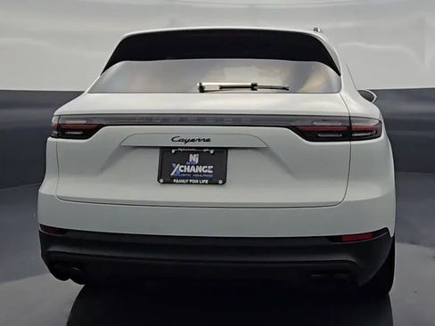 Used 2022 Porsche Cayenne image 3