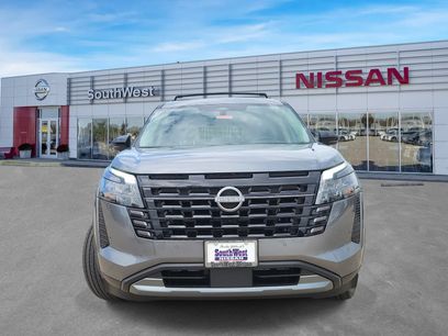 New 2026 Nissan Pathfinder Platinum w/ Accent Package