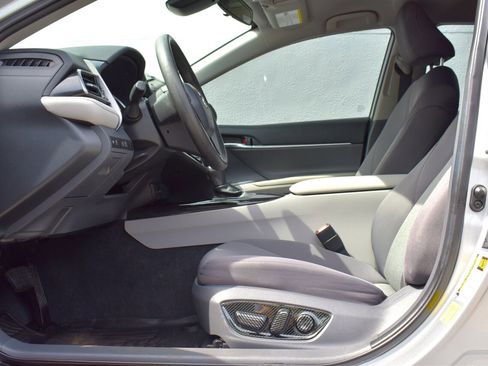 Used 2021 Toyota Camry LE FWD image 10