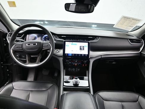 Used 2024 Jeep Grand Cherokee Limited w/ Black Appearance Package AWD/4WD image 20