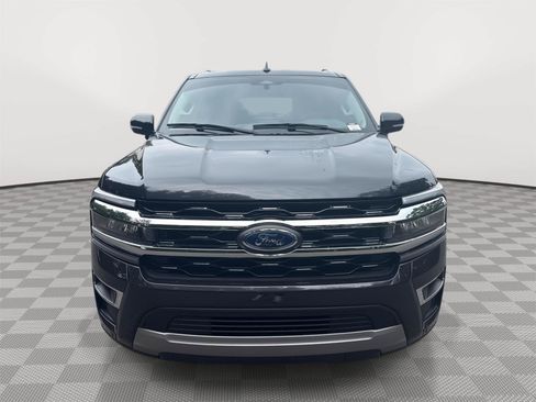 Used 2024 Ford Expedition Limited RWD image 3