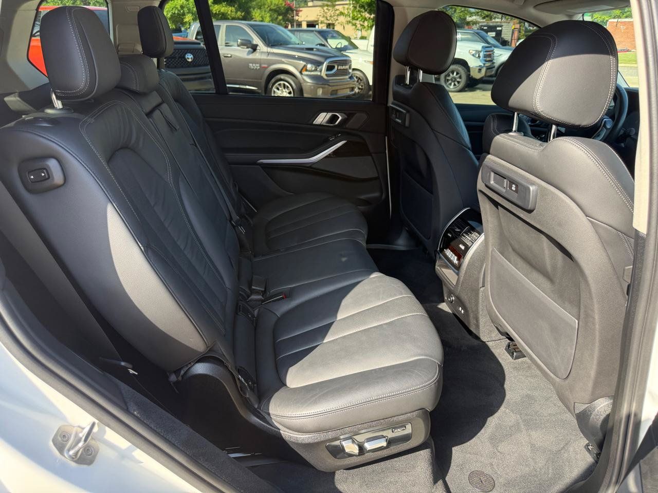 Used 2020 BMW X7 xDrive40i w/ Premium Package AWD/4WD image 42