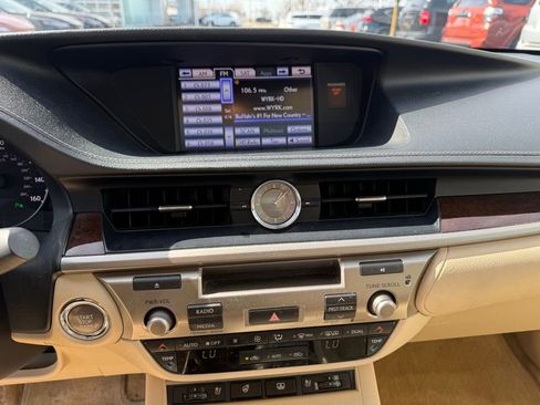 Used 2013 Lexus ES 350 w/ Luxury Pkg image 12