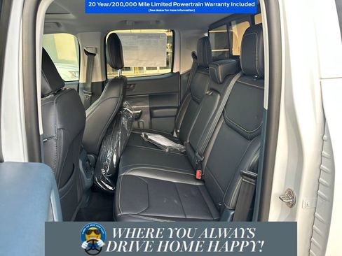 New 2025 Ford Maverick Lobo image 25