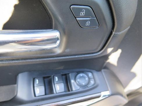 Used 2019 Chevrolet Silverado 1500 LT w/ All-Star Edition AWD/4WD image 10