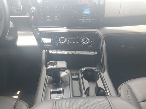 Used 2024 GMC Sierra 1500 AT4 w/ Technology Package AWD/4WD image 21