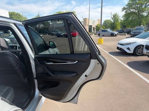 Used 2015 BMW X5 xDrive50i AWD/4WD image 19