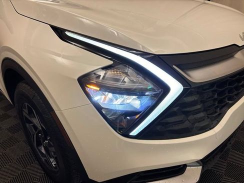 Certified 2023 Kia Sportage LX AWD/4WD image 9