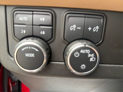 Used 2024 Chevrolet Tahoe Premier image 41