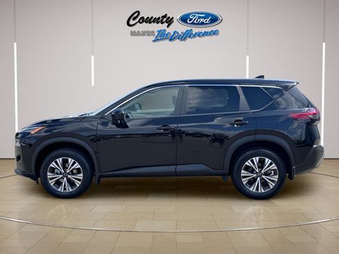 Used 2023 Nissan Rogue SV image 3