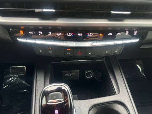 Used 2024 Cadillac XT4 Sport FWD image 13