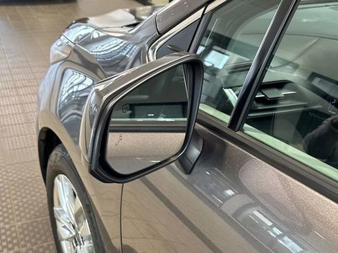 Used 2023 Toyota Sienna XLE w/ XLE Plus Package image 9