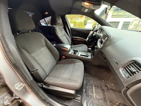 Used 2014 Dodge Charger SE RWD image 10