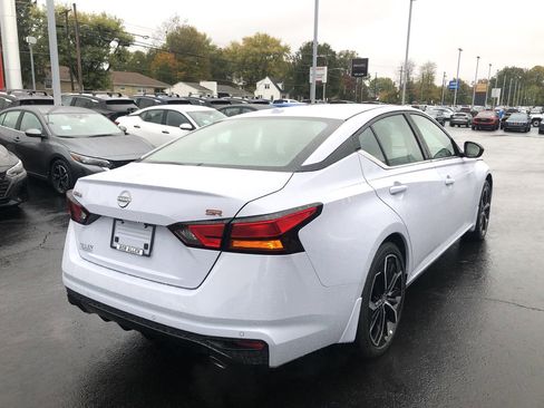 New 2025 Nissan Altima 2.5 SR w/ SR Premium Package image 13